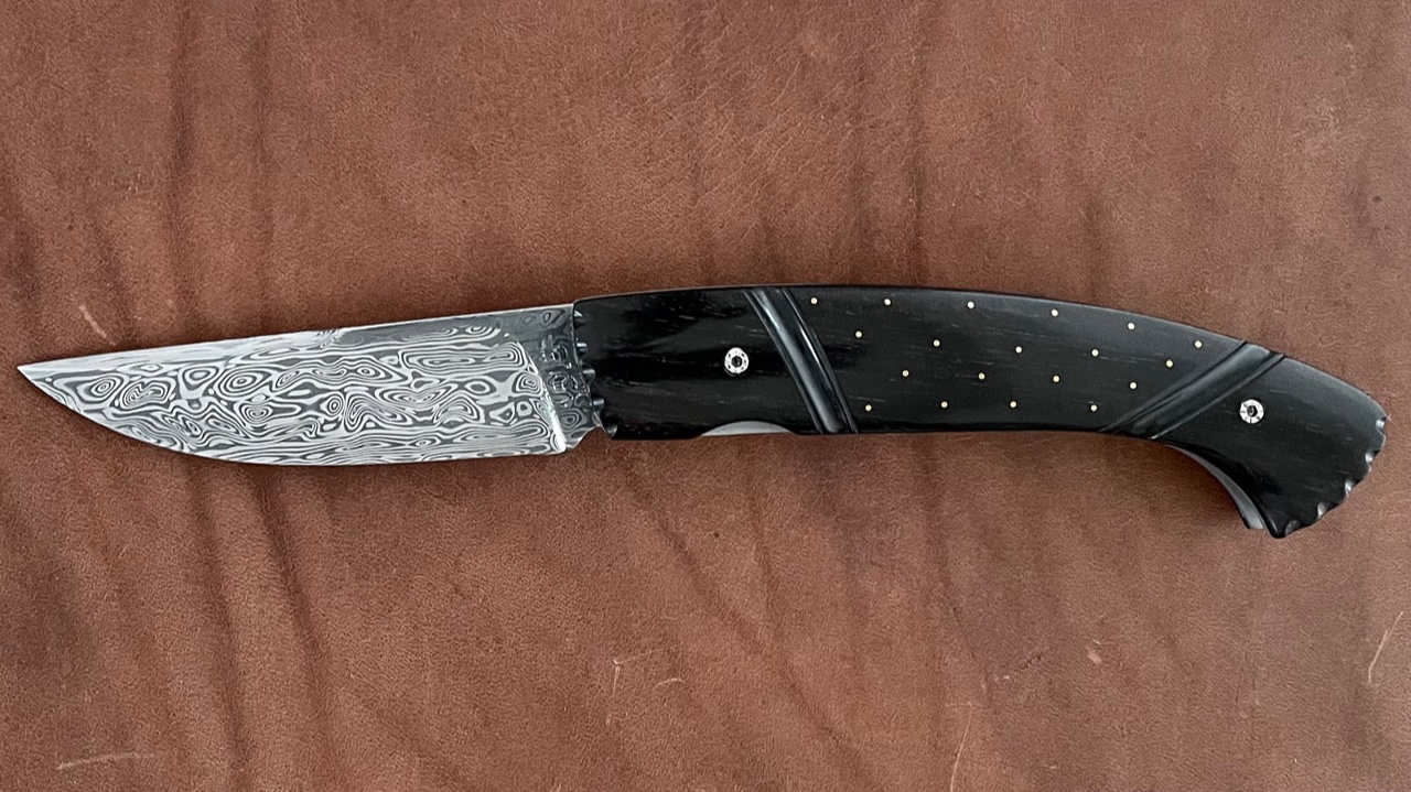 Couteau pliant artisanal 1515de Manu Laplace modèle "Inuit black