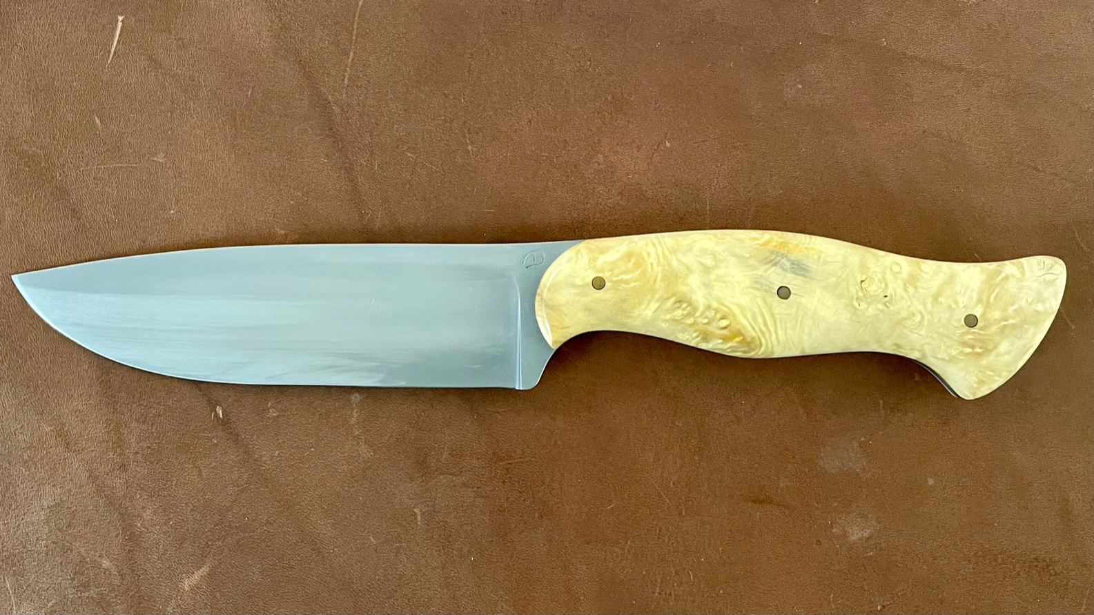 Couteau fixe Tom Jacques modèle Small Skog en loupe de buis
