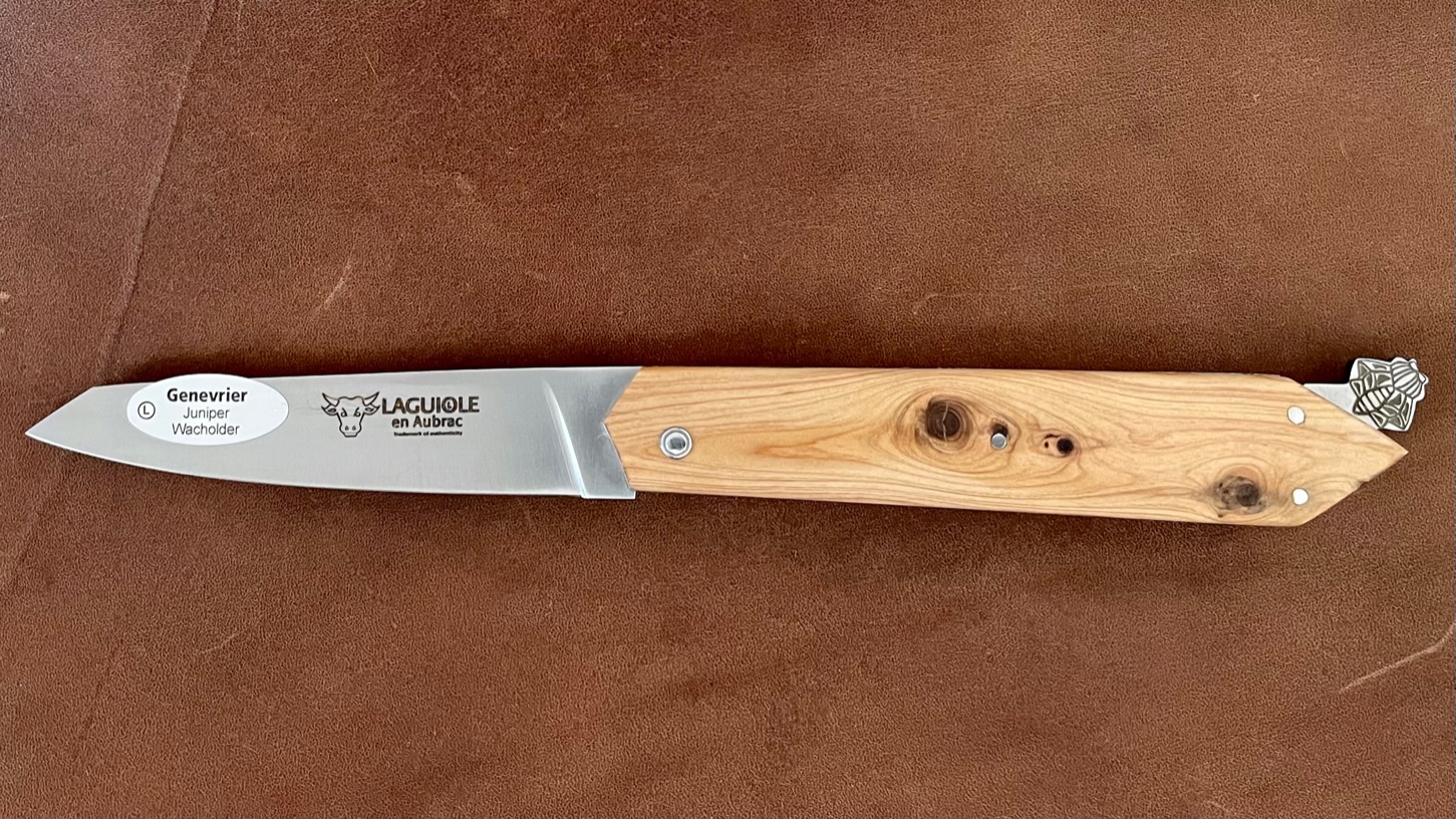 Couteau Laguiole en Aubrac le "Bee Back"  genévrier