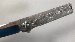 Couteau Böker Plus Kwaiken Compact Marble CF - manche fibre de carbone
