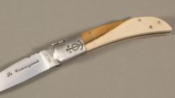 Couteau régional Le Camarguais n°12 trident soudé- 10,5 cm pistachier