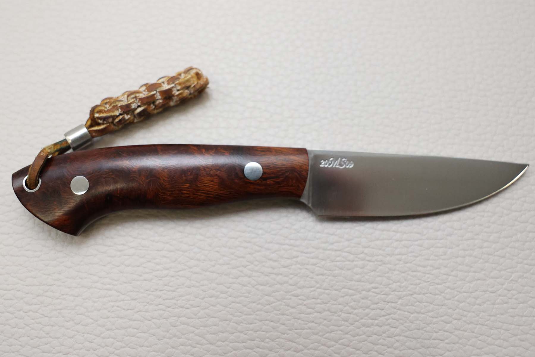 Couteau artisanal fixe de EDC Burt Foster - bois de fer