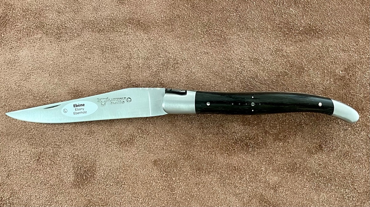 Couteau Laguiole en Aubrac 12cm modèle "élégant" - ébène