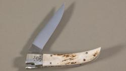 Couteau régional Le Camarguais n°10 trident forgé - 9 cm bois de cerf