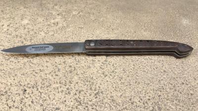 Couteau "Capucin" Laguiole en Aubrac PM 10 cm - Carbone/bronze