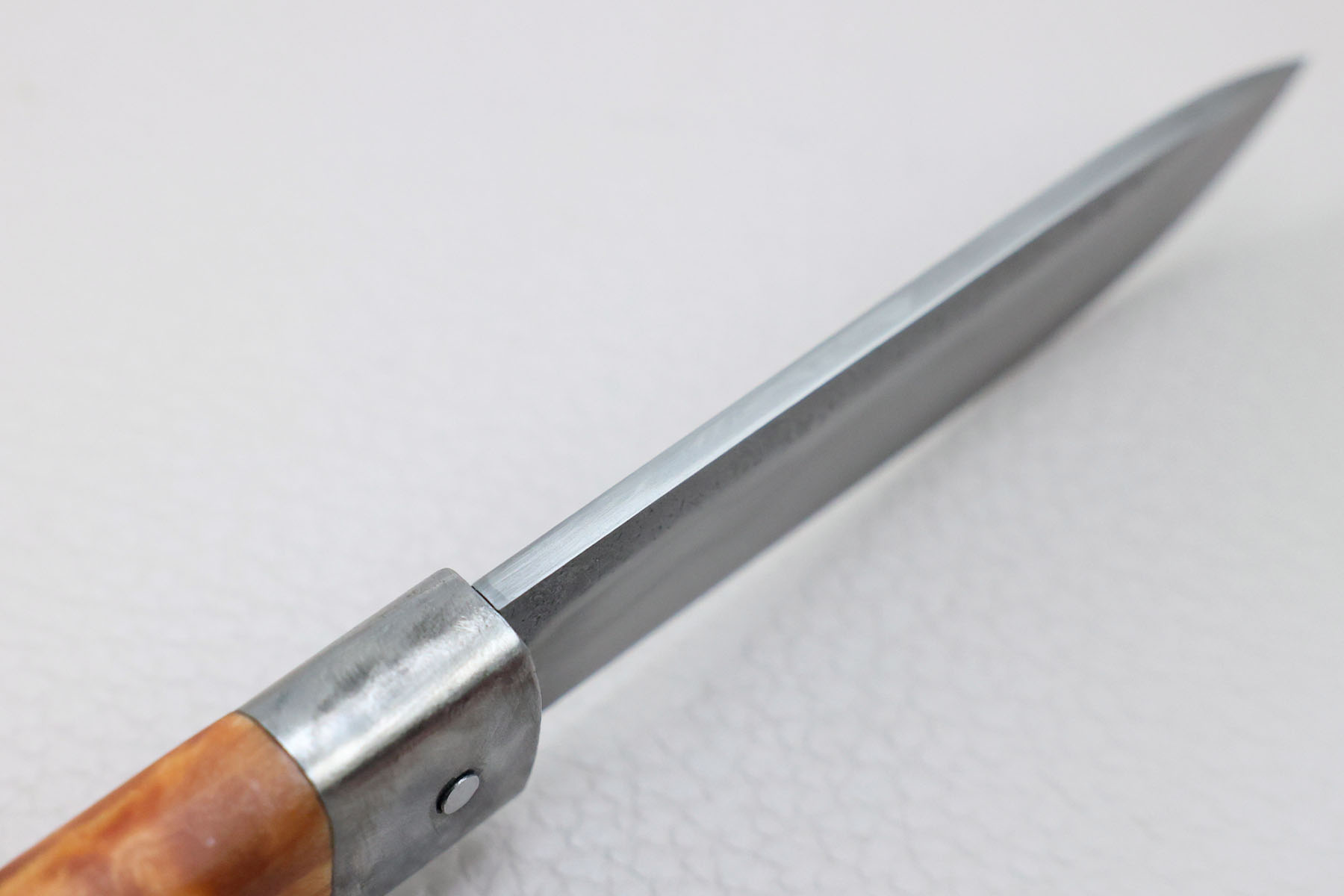 Couteau artisanal pliant Frédéric Maschio modèle Le Bugiste - blue paper steel - bouleau