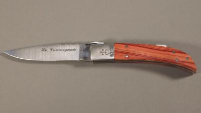Couteau régional le Camarguais n°10 trident soudé- 9 cm bois de rose
