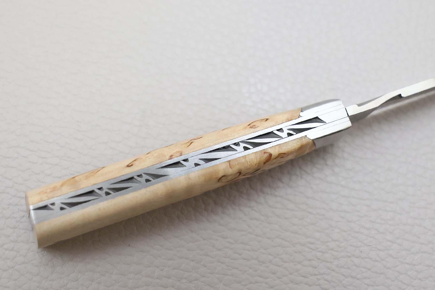 Couteau pliant modèle "L'Alpin" par Locau - bouleau