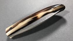 Couteau pliant l'Ariégeois corne blonde Damasteel par la coutellerie Savignac