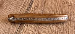 Couteau forge de LAGUIOLE chêne fossilisé plein manche