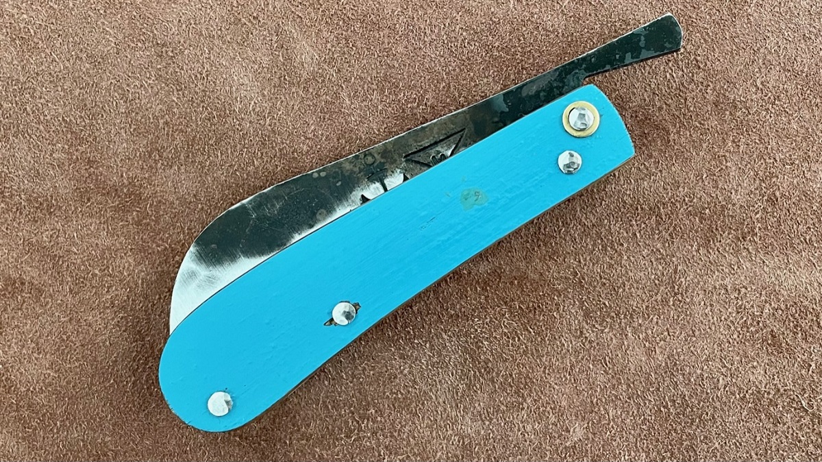 Couteau pliant artisanal de frédéric Marchand le London en chêne bleu